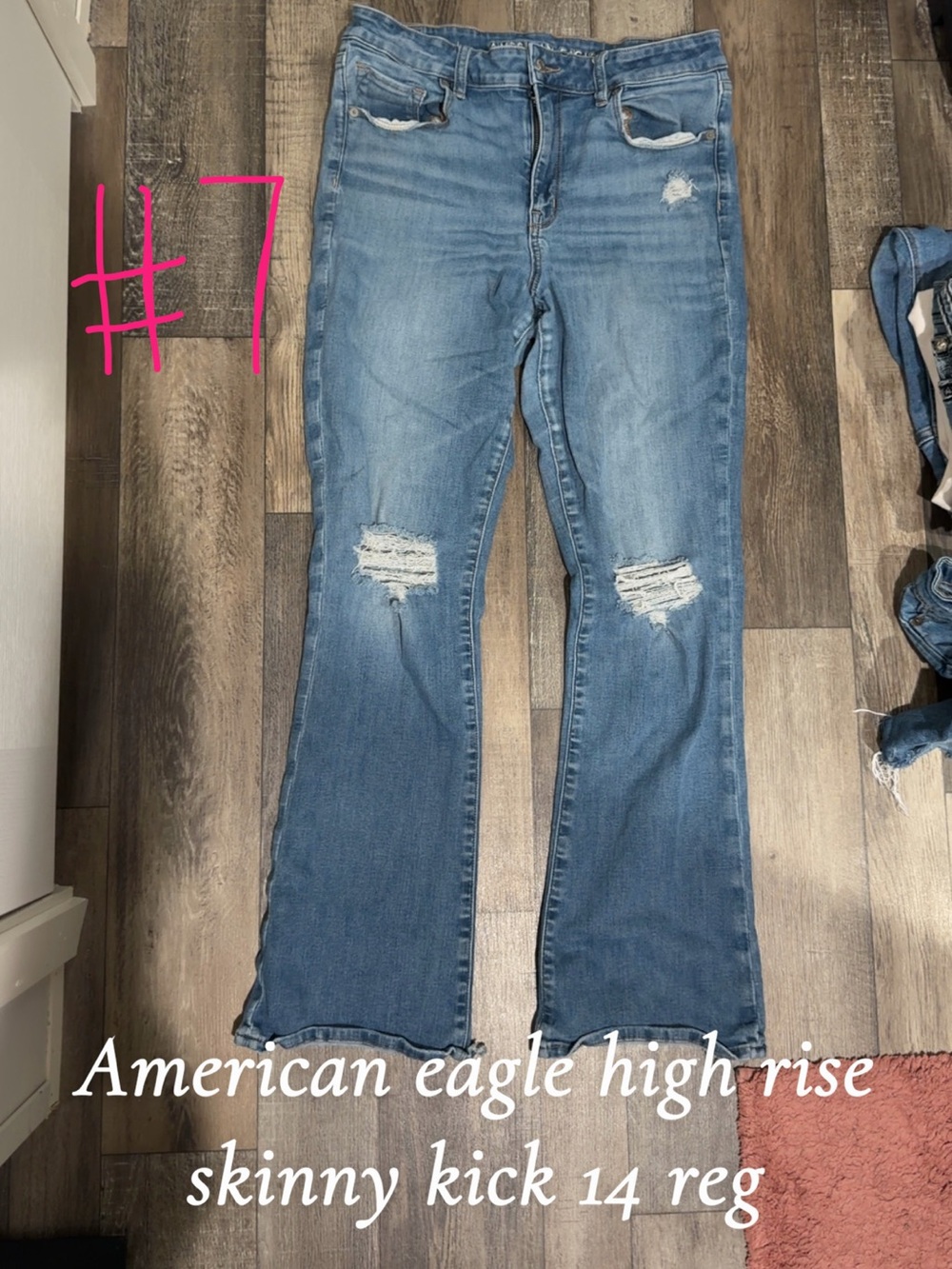 American Eagle Outfitters Light Blue High-Rise Distressed  Skinny kick
